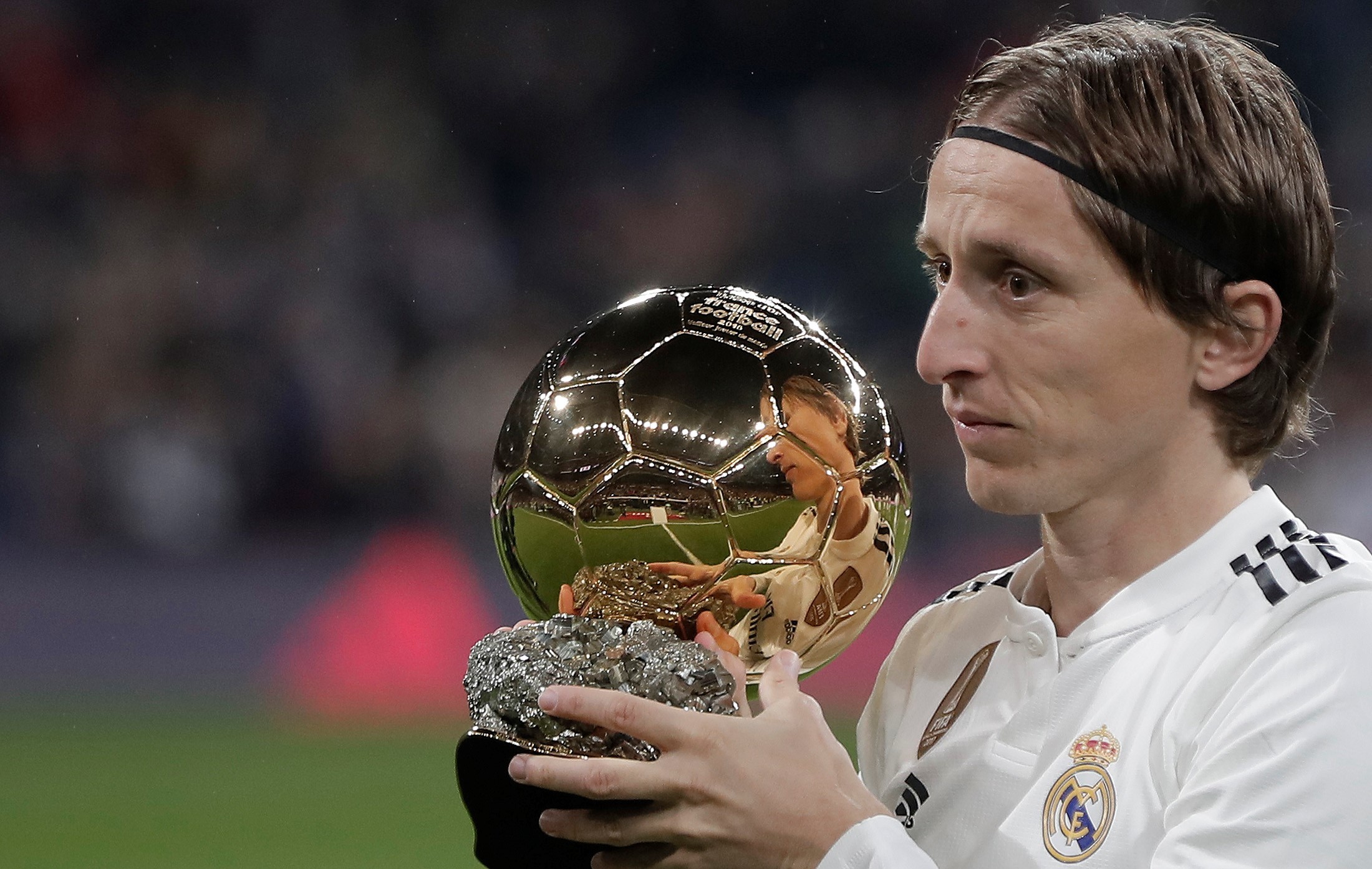 本轮欧冠最佳阵容：诺伊尔、福登、奥斯梅恩、梅里诺在列