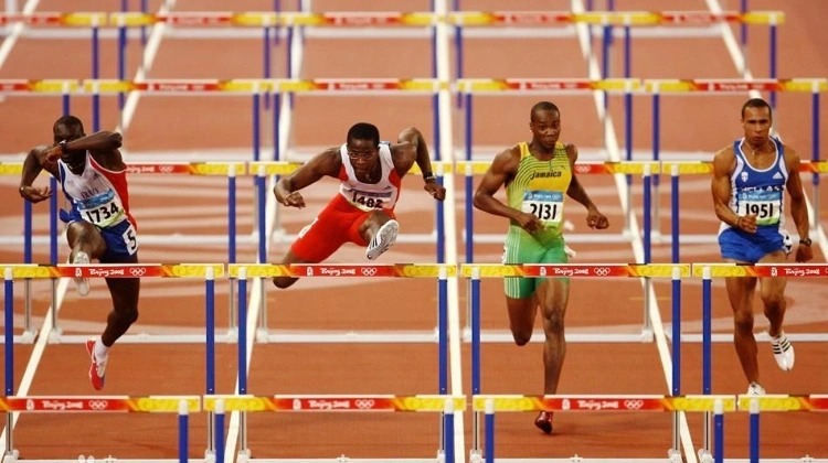 梅西一年三大MVP！造进球74个！快踢满全场还能边线一过四！